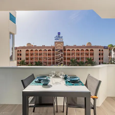 Chic & Stylish Near Yumbo * Playa del Ingles (Gran Canaria)