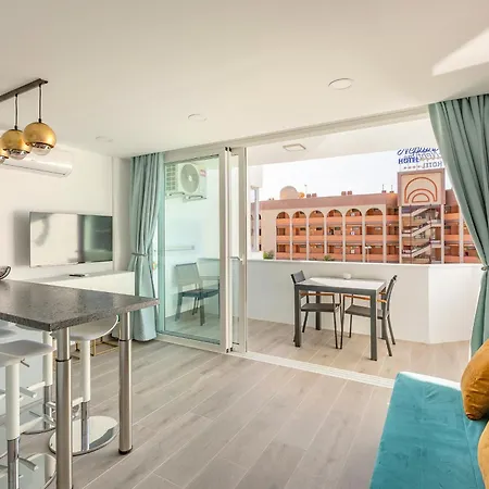 Chic & Stylish Near Yumbo Apartment