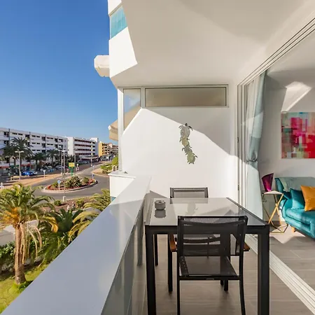 Chic & Stylish Near Yumbo *