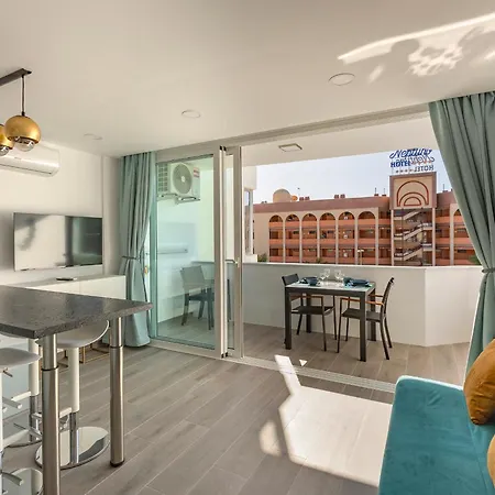 Chic & Stylish Near Yumbo *