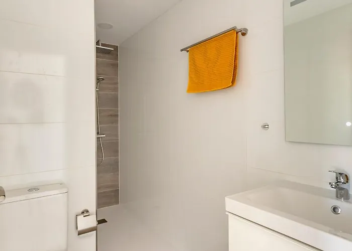 Chic & Stylish Near Yumbo Apartman