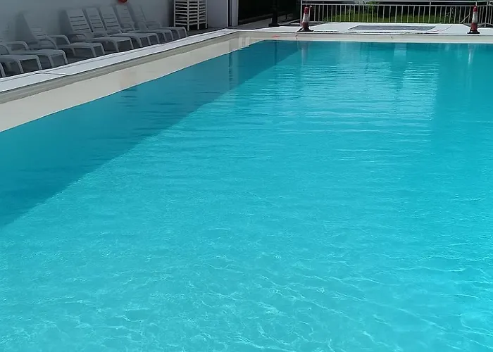 Chic & Stylish Near Yumbo