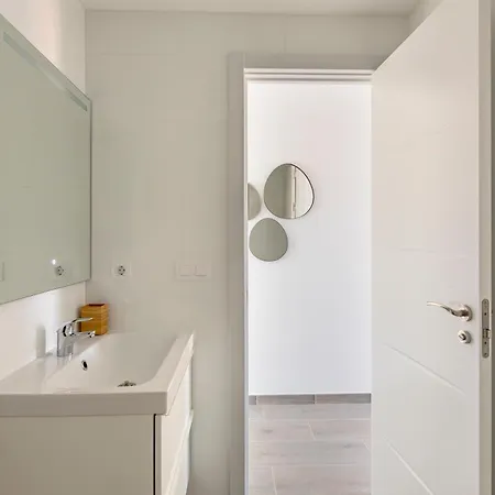 Chic & Stylish Near Yumbo Appartement